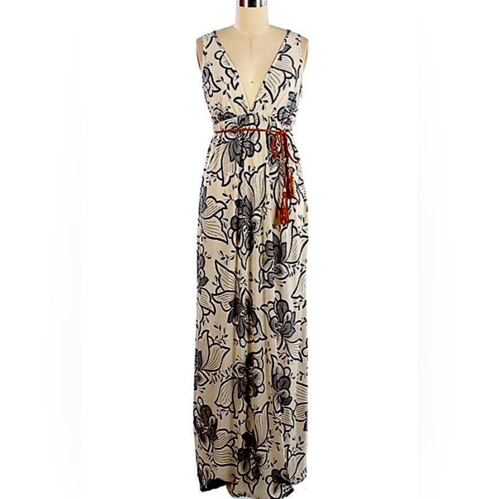 Navy and cream tropical flower floral print maxi. Size small